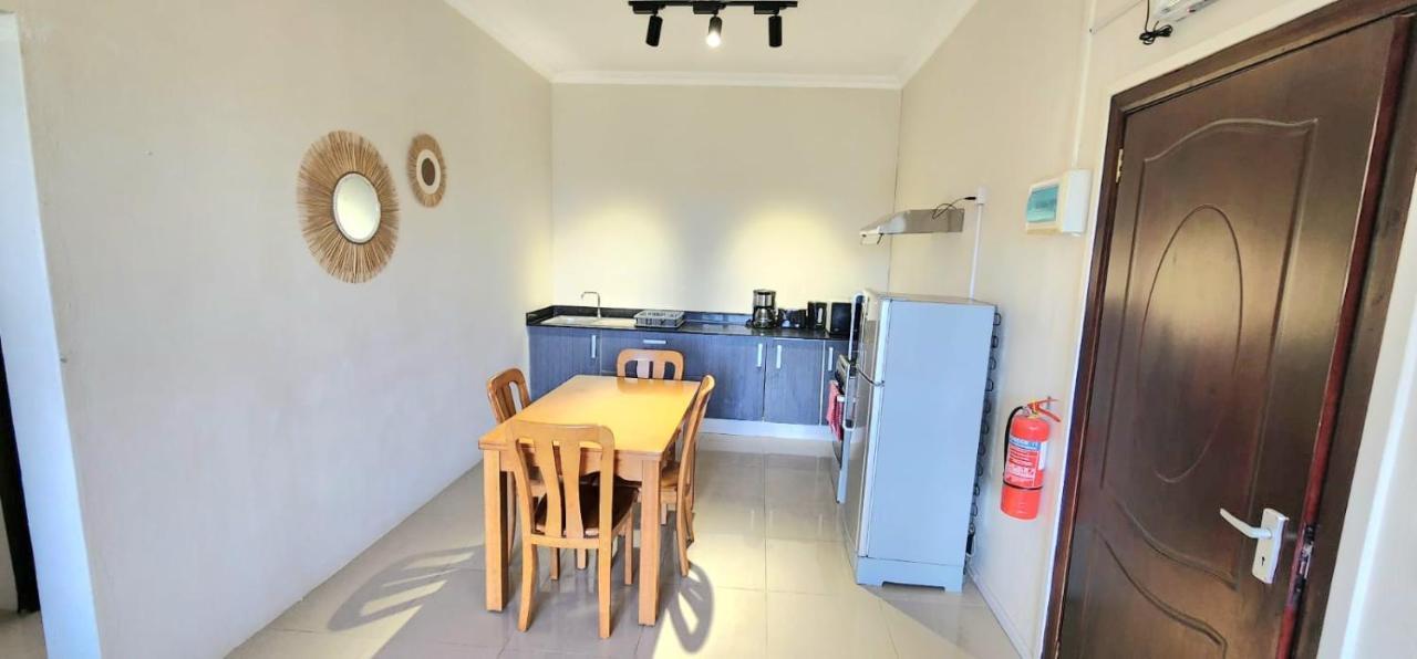 Number 7, 2Nd Floor, Pebble Bay Apartments With Garden View Grand Bay Buitenkant foto